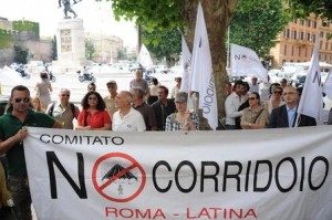 ROMA-LATINA, PROTESTA COMITATO "NO CORRIDOIO" DAVANTI MINISTERO - FOTO 2