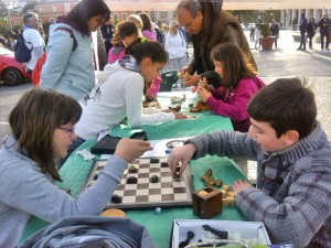 Tenda del Buon Gioco in piazza del Popolo a Latina