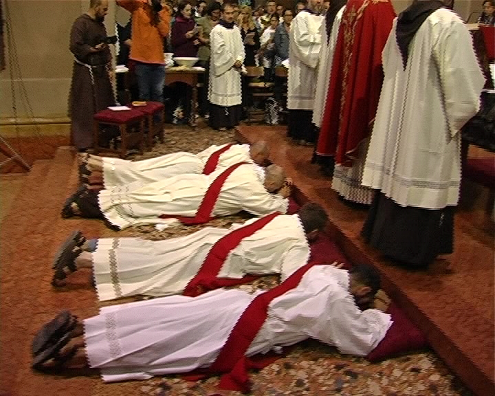 Latina ordina otto nuovi sacerdoti, la metà sono Salesiani