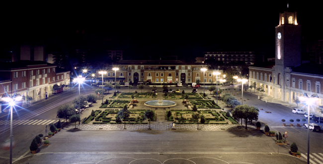 Latina: Cabaret e Moda in Piazza