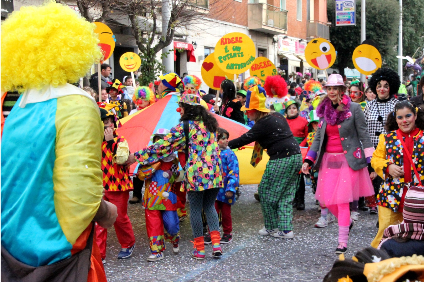 Carnevale Cisternese 2016, domenica e martedì associazioni e scuola protagoniste