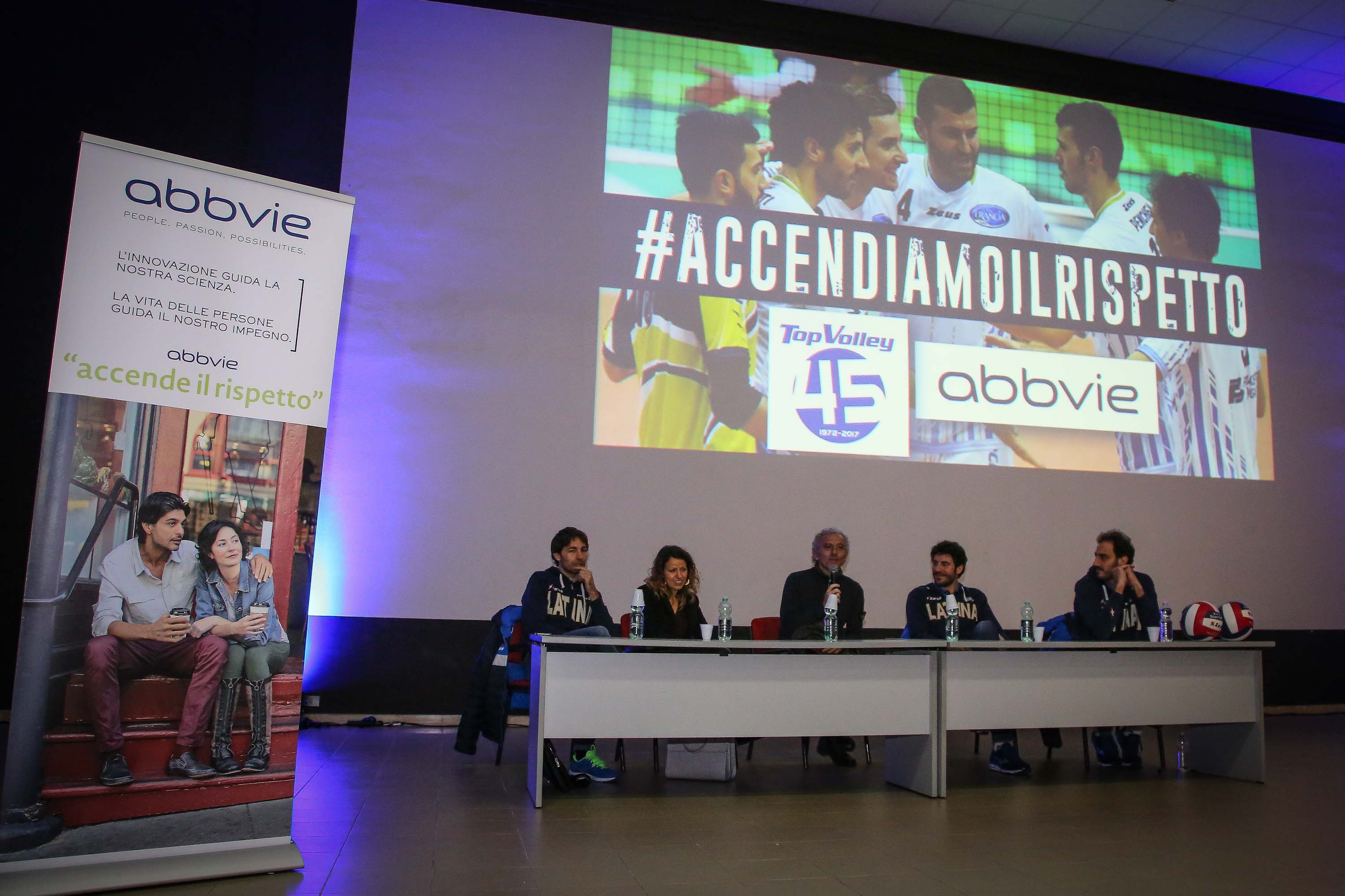 Top Volley e AbbVie in #accendiamoilrispetto: incontro alla scuola media Giuseppe Giuliano di Latina