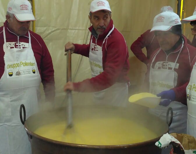 Sagre della polenta al via: domani a Doganella