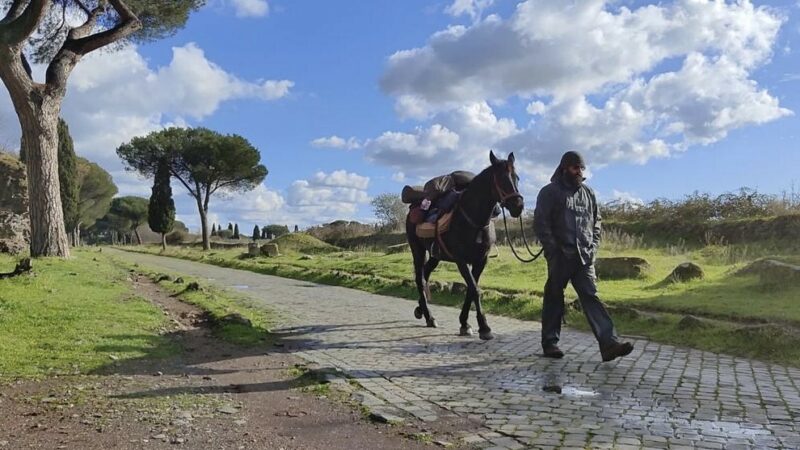 Cristian Moroni e Furia, in cammino per aiutare chi ha bisogno