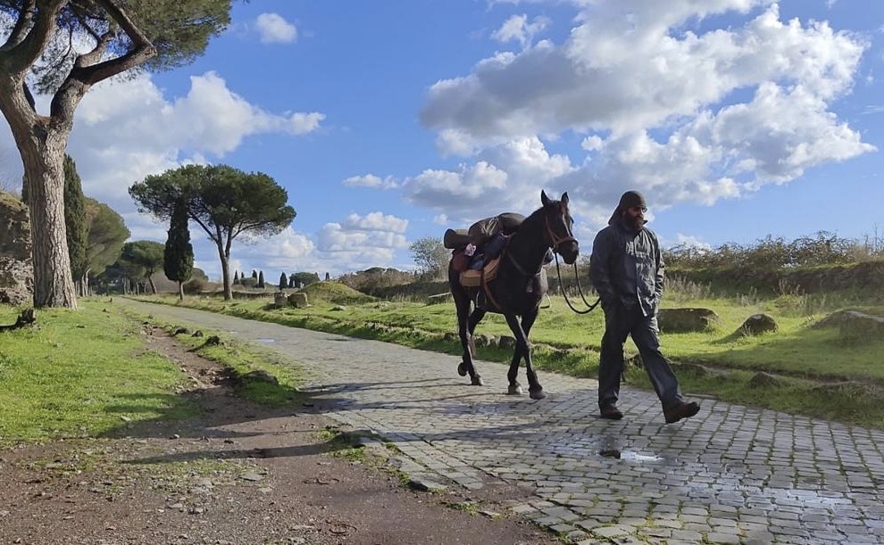 Cristian Moroni e Furia, in cammino per aiutare chi ha bisogno