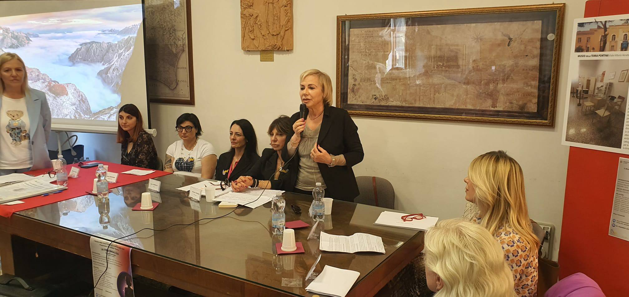 Latina: Posti in piedi al convegno “La Fibromialgia – Malattia Invisibile”
