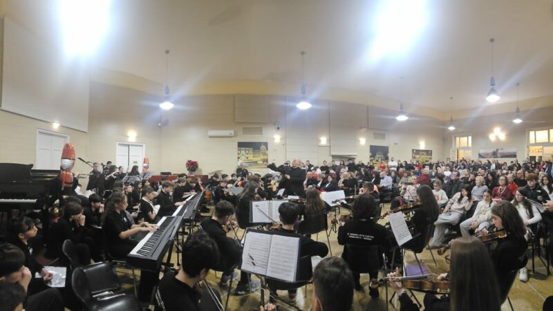 Musica, danza e beneficenza: il Christmas Family Day conquista il pubblico